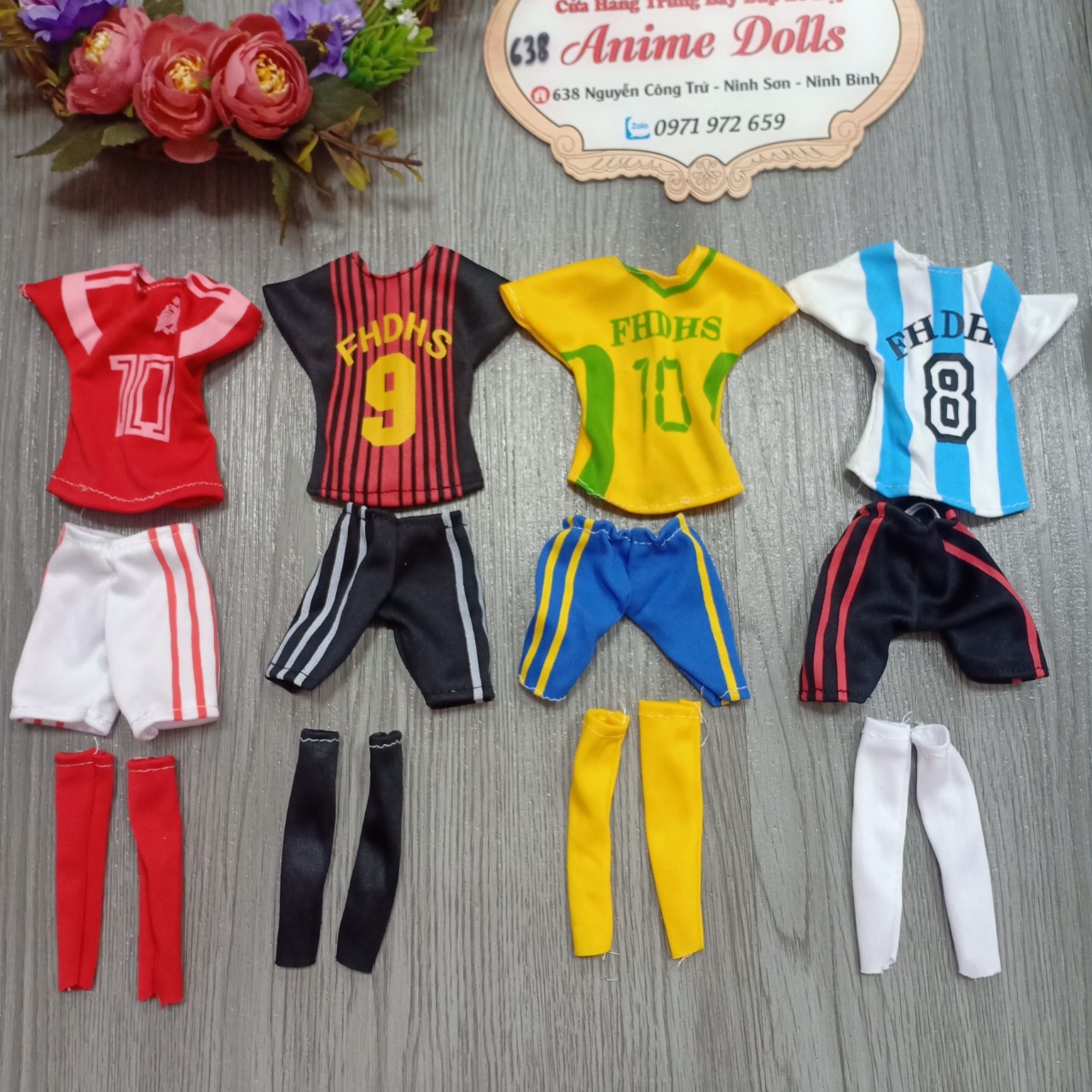 Các bộ đồ thể thao bóng đá cho búp bê nam và búp bê nữ 30cm