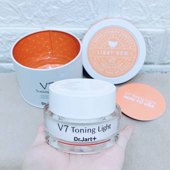 KEM DƯỠNG TRẮNG DA V7 TONING LIGHT