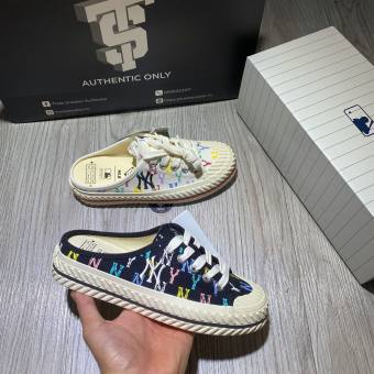 Giày thể thao đạp gót MLB MULE MONOGRAM Trắng và Đen 32HSHM111