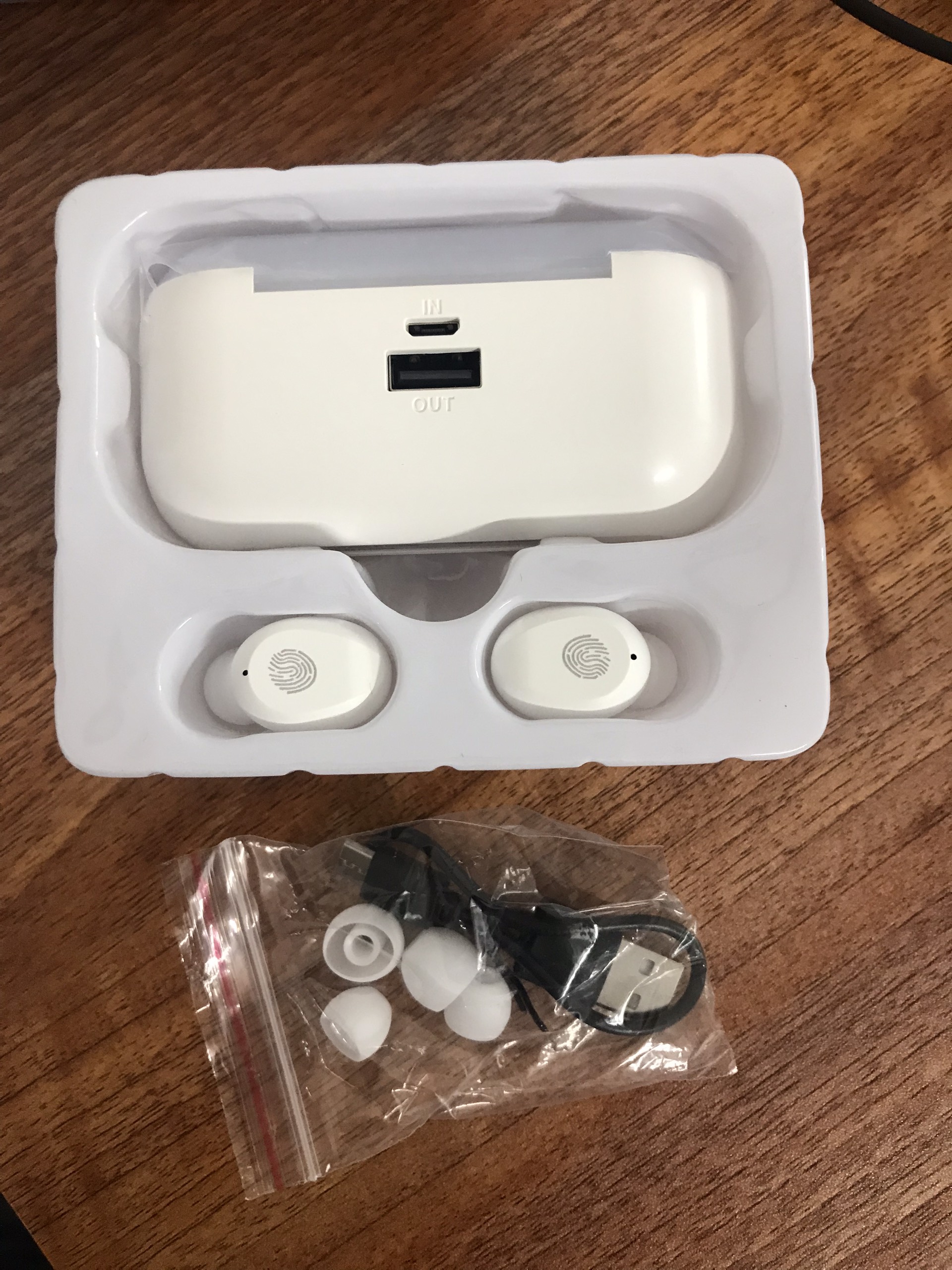 Tai nghe Bluetooth F9 TWS V5.0 bản QUỐC TẾ không dây cảm ứng chống nước IPX5, chống ồn tích hợp sạc dự phòng 2500mAh