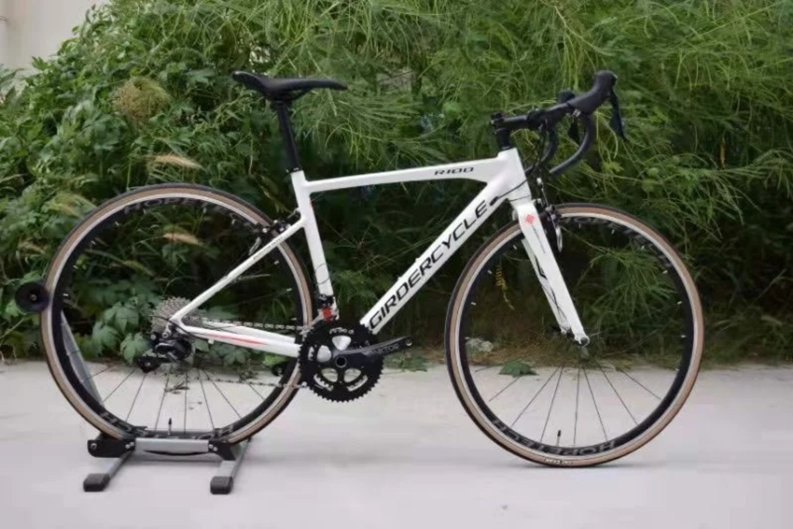 Xe đạp đua GIRDERCYCLE R100, Khung nhôm cao cấp, Bộ đề Shimano 105 R7000, Xe mới 100%, Bảo hành 1 năm