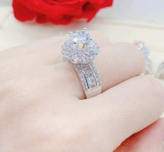 Nhẫn nữ xoàn mạ bạch kim đính đá trắng siêu đẹp