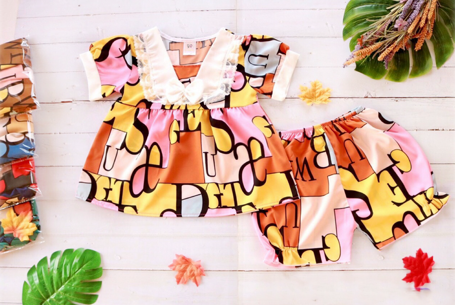 [HCM] Set 2 bộ bé gái tay bồng cổ đính nơ hoạ tiết hình lập thể mềm mát hoạ tiết xinh từ 4-25kg (nhiều màu)