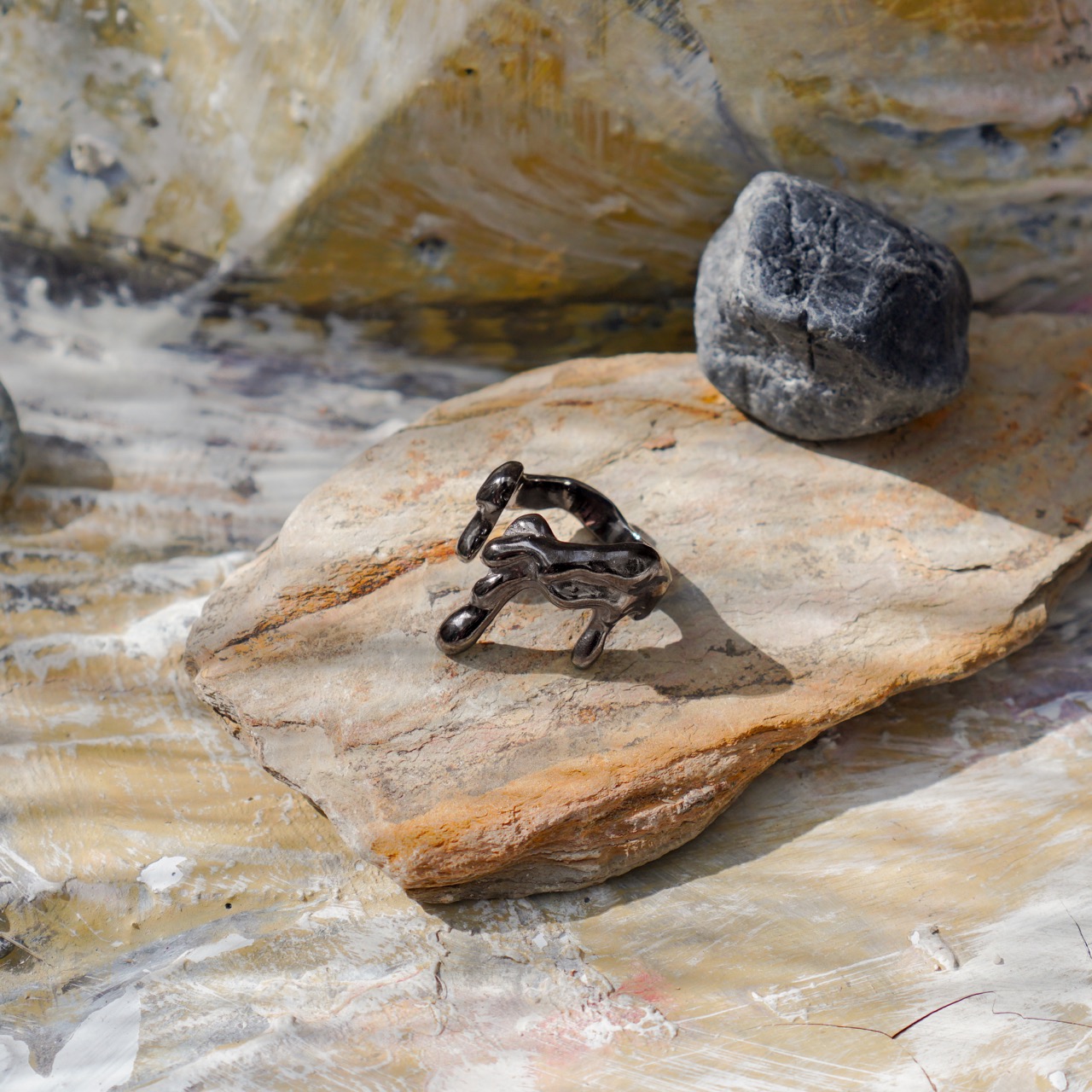เครื่องประดับ Rock Me Jewelry รุ่น Simple Lava Ring แหวน ทองเหลือง ประดับพลอย ราคา 690 บาท*ส่งฟรี