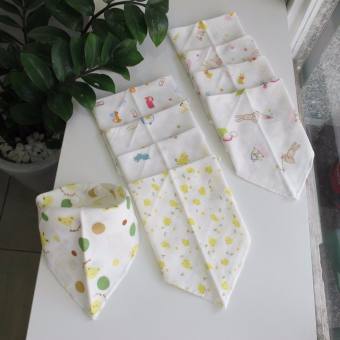 Khăn Yếm Xô Tam Giác Bấm Cúc 4 lớp Cho Bé