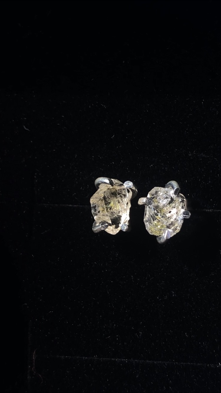 Bông tai chuôi bạc herkimer