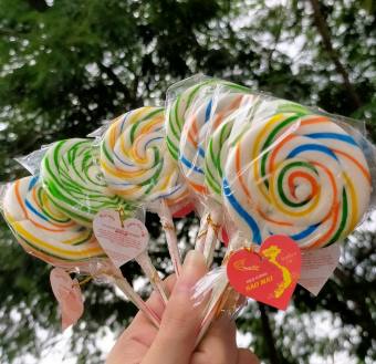 KẸO MÚT NHIỀU MÀU CẦU VÒNG DÀNH CHO CÁC BÉ CỰC YÊU (50 CÂY)