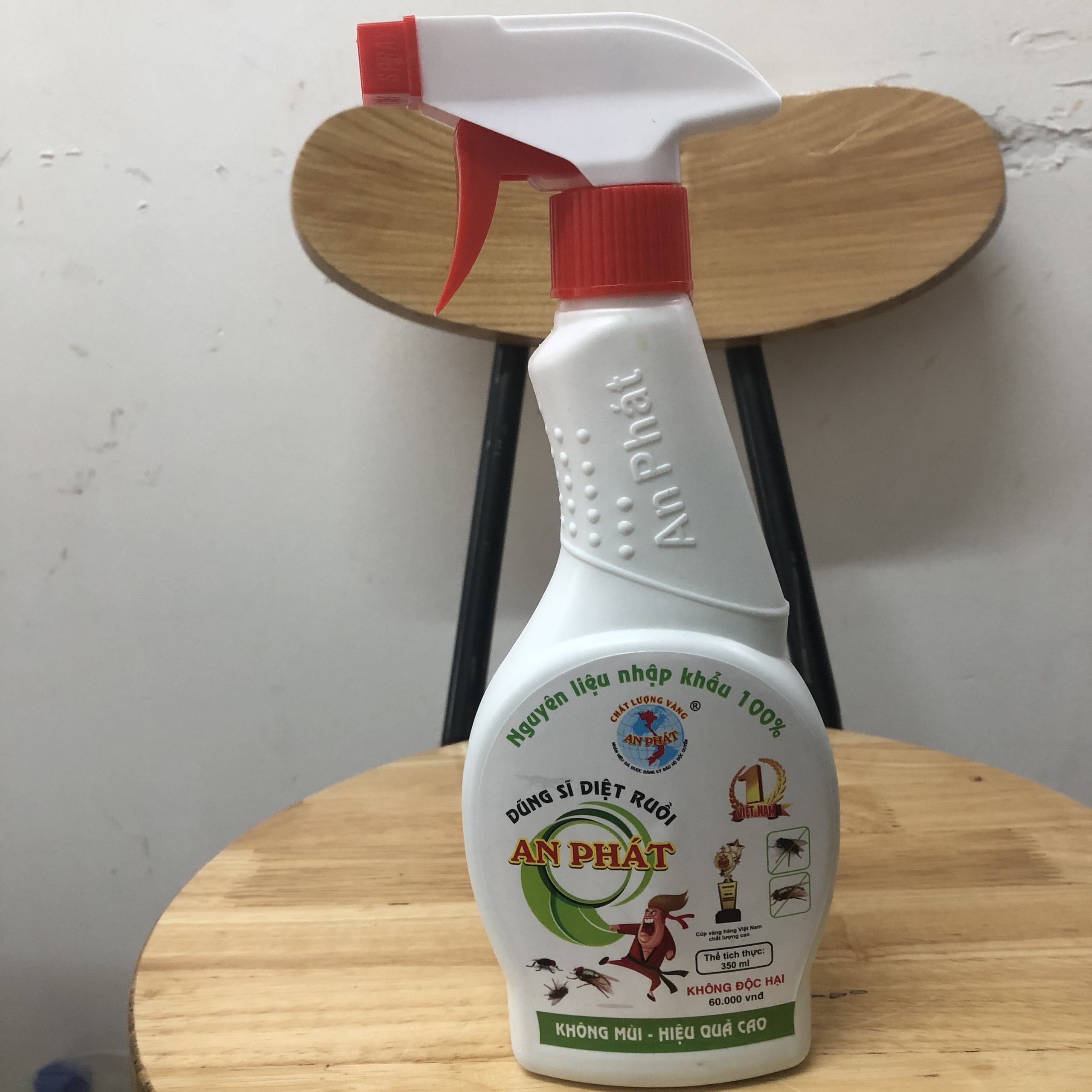 Thuốc diệt ruồi An Phát (Chai 350ml); Thuốc diệt ruồi nhà an phát; Diệt ruồi cho quán ăn; Diệt ruồi cho quày thực phẩm, chợ, nhà hàng; Diệt các loại ruồi xanh, ruồi cống, ruồi cánh bướm, ruồi đen, ruồi nhặng