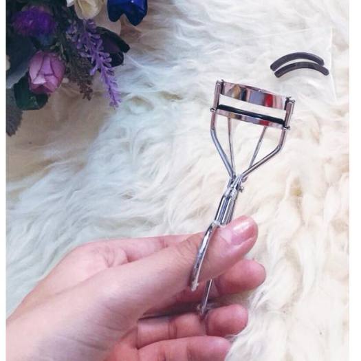 Kẹp bấm mi The Face Shop Eyelash Curler TFS Hàn Quốc siêu cong kèm 2 lõi thay