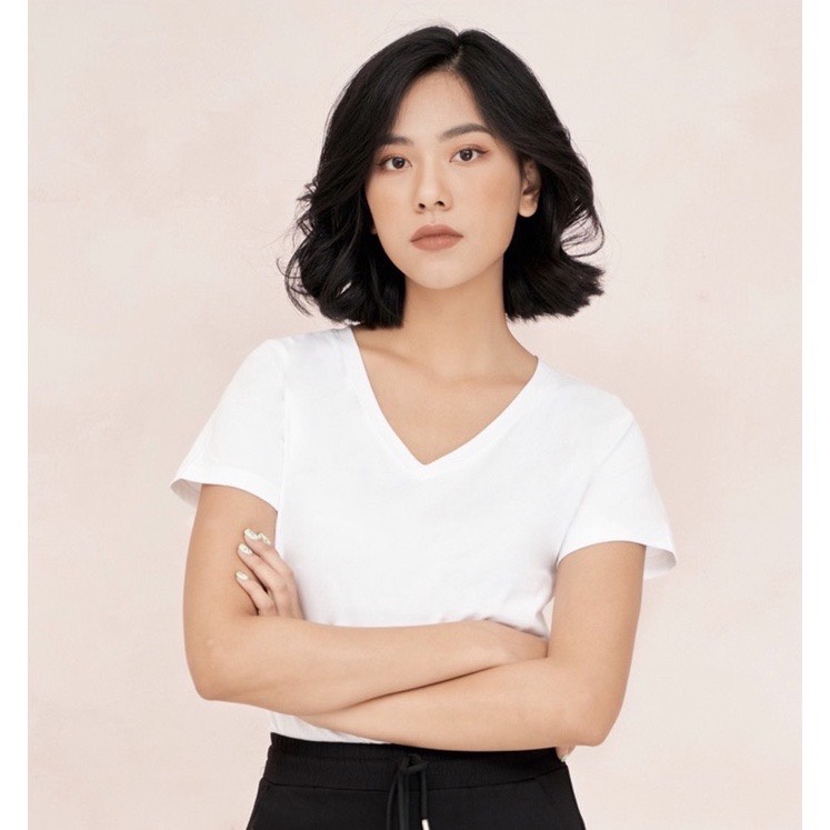 Áo thun nữ trơn cổ tim ngắn tay dáng suông cotton basic