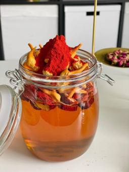 Saffron + Nấm Đông Trùng Hạ Thảo Ngâm Mật Ong - hũ 200ml