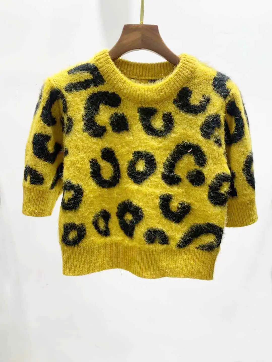 yellow leopard print top