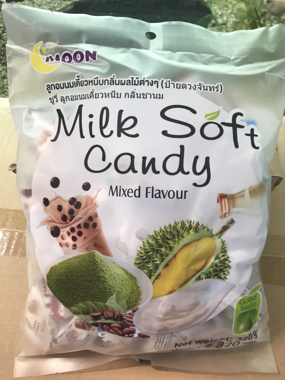 Kẹo Sữa Mềm Dẻo MOON Hương Trái Cây Hỗn Hợp Milk Soft Candy Gói 320g