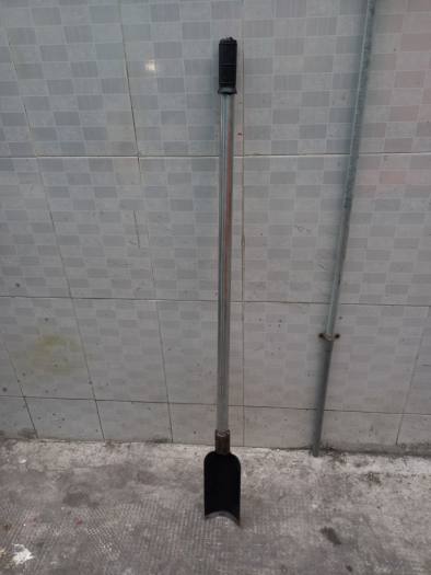 Thuổng đào đất đánh cây cán bằng thép