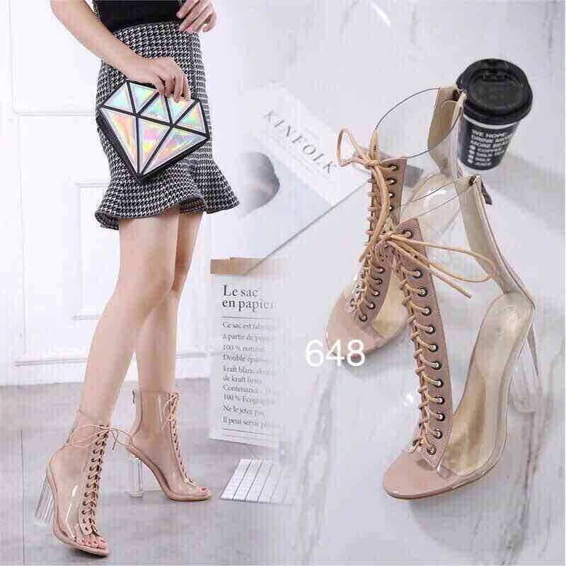 Giày bốt cột dây trong suốt