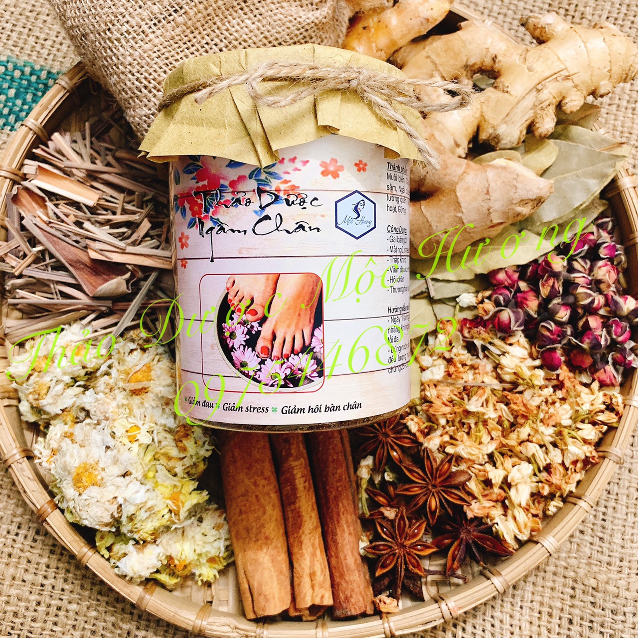 [250 G] MUỐI NGÂM CHÂN THẢO DƯỢC MỘC HƯƠNG - GIẢM NHỨC MỎI, KHỬ MÙI HÔI, GIẢM STRESS hiệu quả