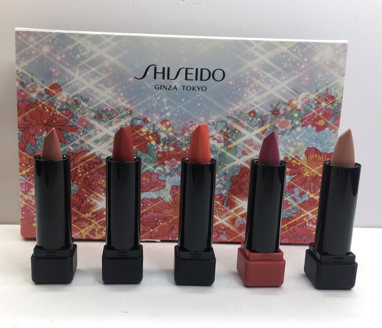 Son gió dưỡng môi có màu Shiseido Chiffonette Nhật Bản