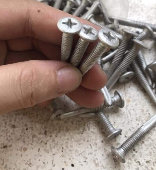 Vít mạ kẽm bắn tôn kliplok 10-24x22 mm