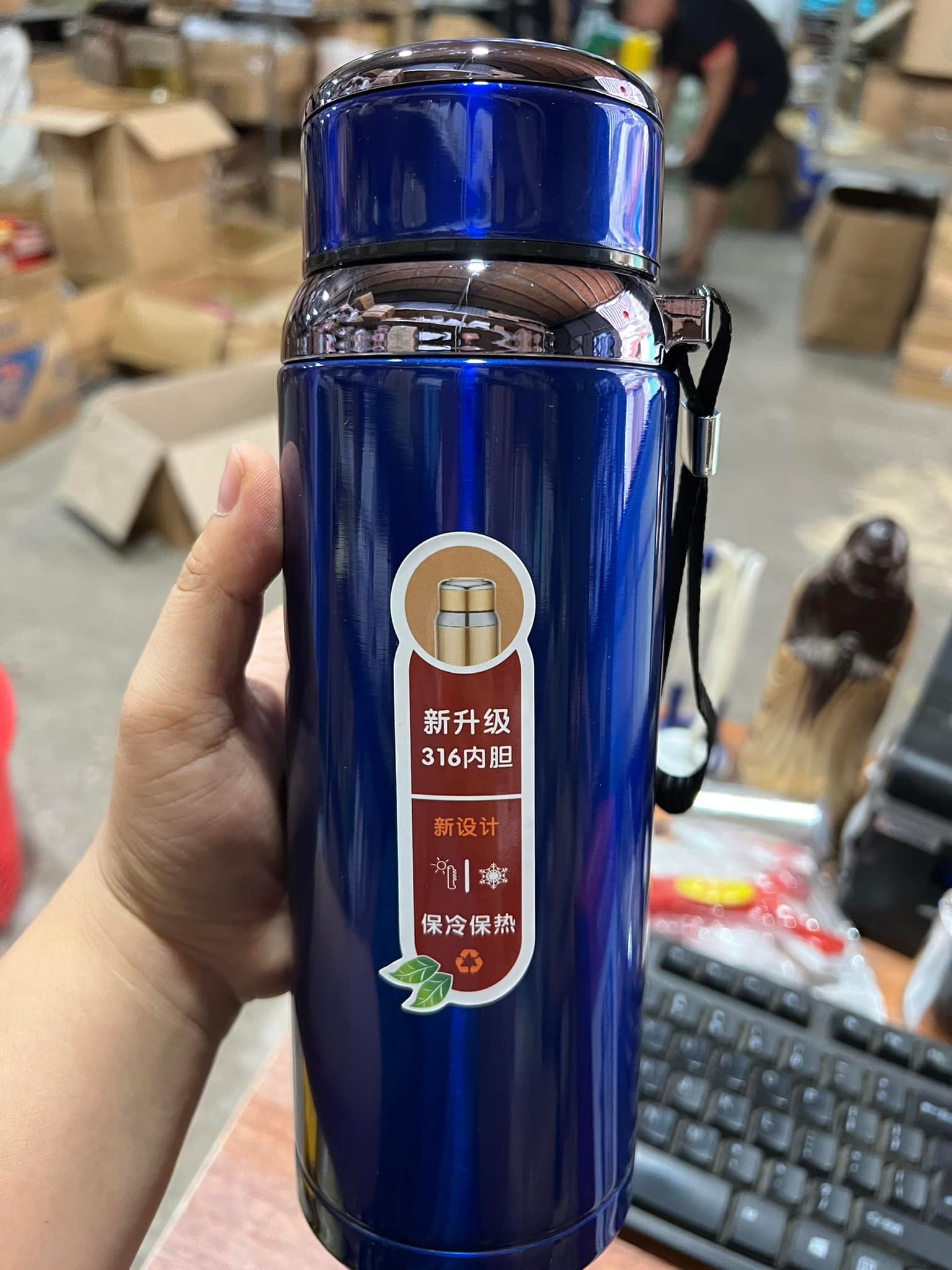 Bình giữ nhiệt kim cương, vỏ đỏ dung tích 800ml