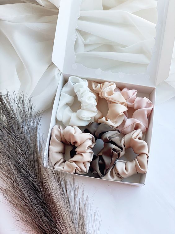 Dây cột tóc vải scrunchies lụa cao cấp màu trắng - cream white, nhiều size