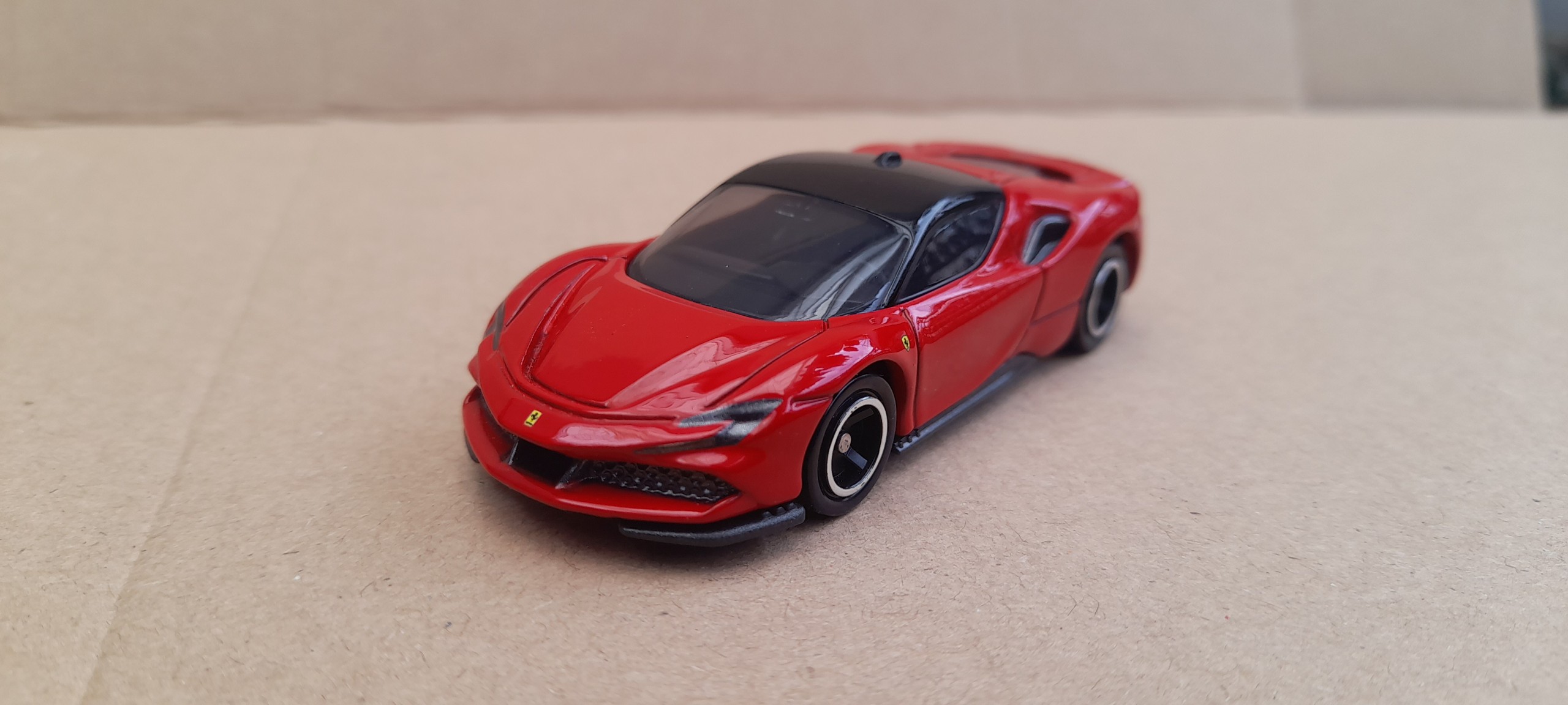 Xe mô hình Tomica (CH)- Xe Ferrari SF90 Stradale màu đỏ tuyệt đẹp giá rẻ cho bé sưu tập