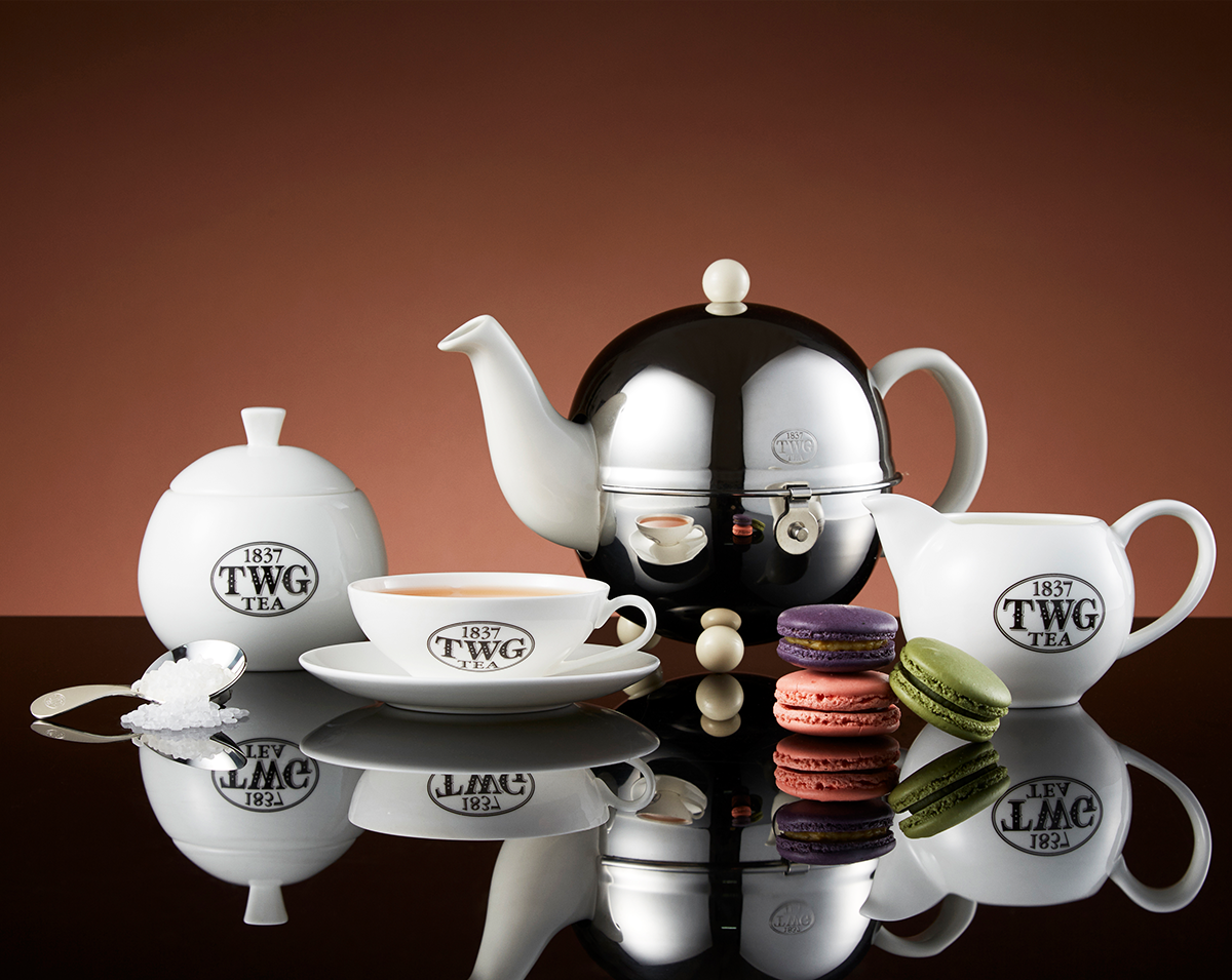 TWG Tea | Design Teapot in White Ceramic Teapot with Felt Lined 