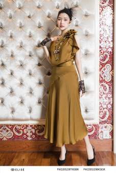 Chân váy lụa nâu nhạt can xéo thiết kế Elise FW2205229BKSIGR