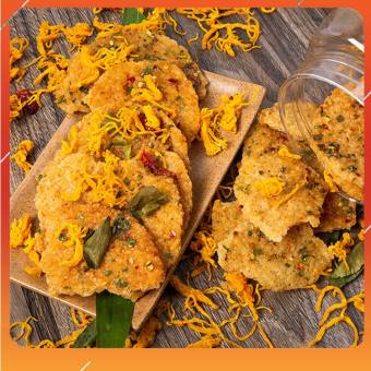 300g Cơm Cháy Lắc Khô Gà Lon Pet