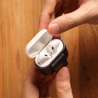 Elago Carrying Clip Case For AirPods Case (Black) April 2018 - 3 Elago Carrying Clip Case for AirPods Case (Black) - 3