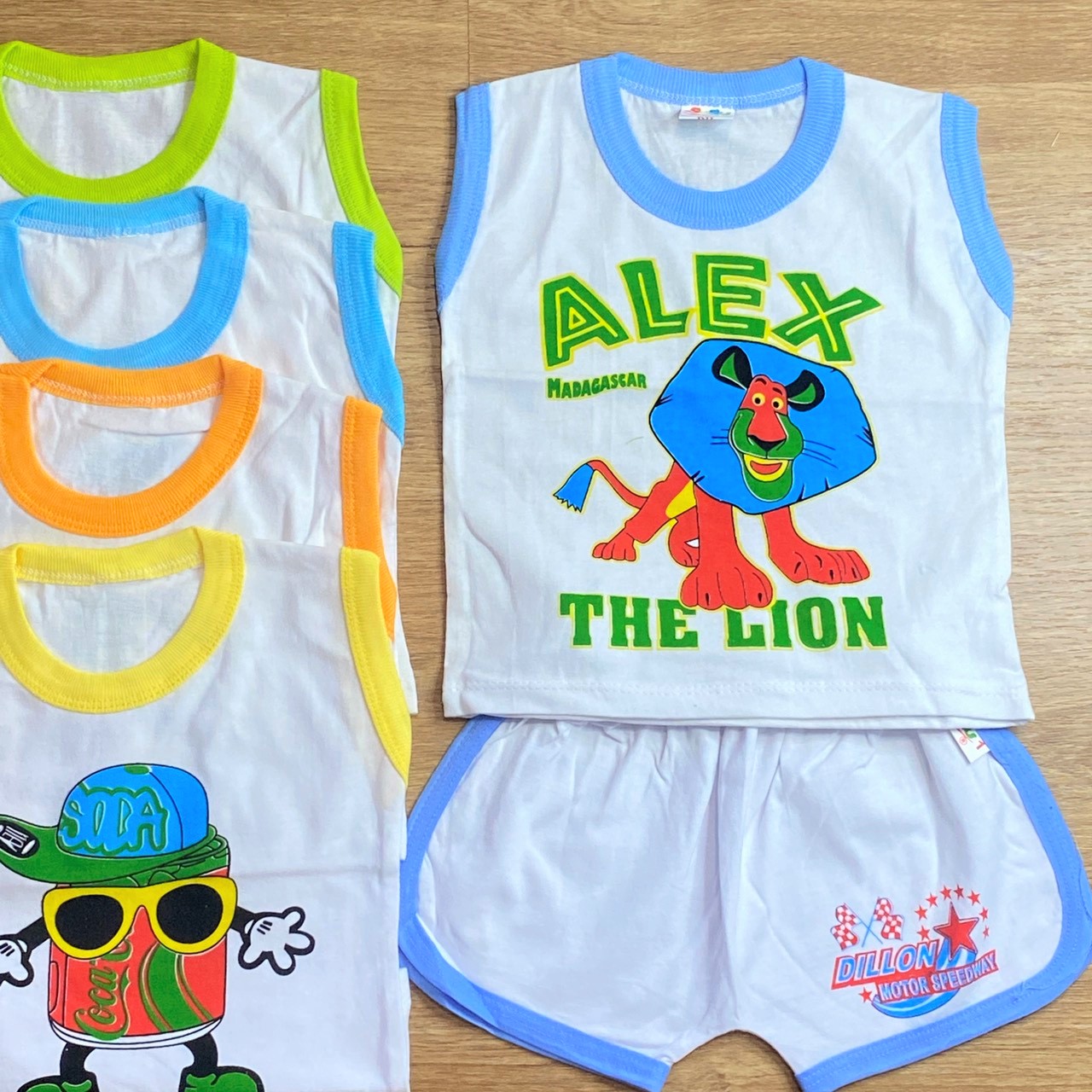 [HCM]COMBO 5 bộ quần áo thun cotton Susu | Mẫu Sát Nách Trắng Viền Màu | Size 1 -5 cho bé 5-15kg| Chất vải thun cotton 100% xịn đẹp mềm | Áo bé trai | Đồ bộ bé trai| Đồ bộ bé gái | Quần áo trẻ em | Hàng Việt Nam