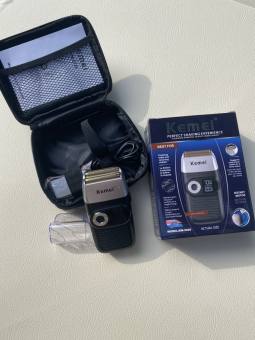 Máy cạo râu Kemei 2026