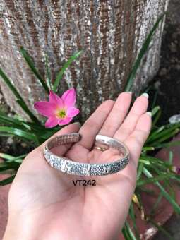 VÒNG TAY KHẮC OM MANI PADME HUM TÂY TẠNG - VT242