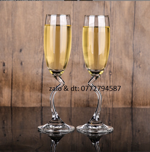 Ly Thủy Tinh Ocean Salsa Flute Champagne 165ml