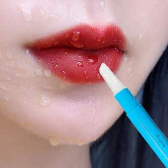 gel khoá son môi chống trôi