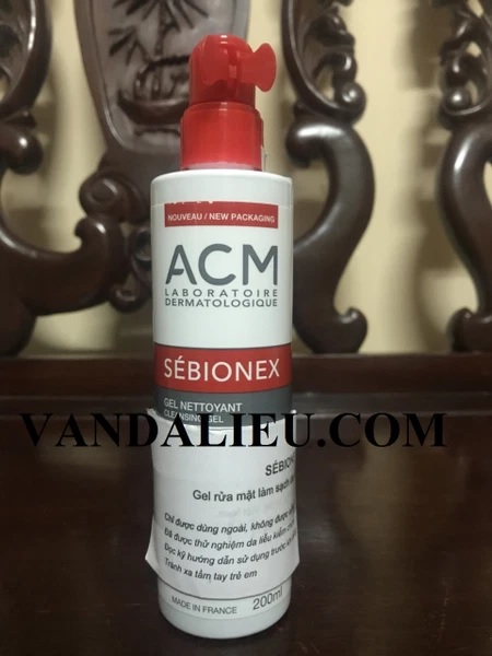 Sebionex foaming gel 200ml. gel rửa mặt dành cho da nhờn, mụn.