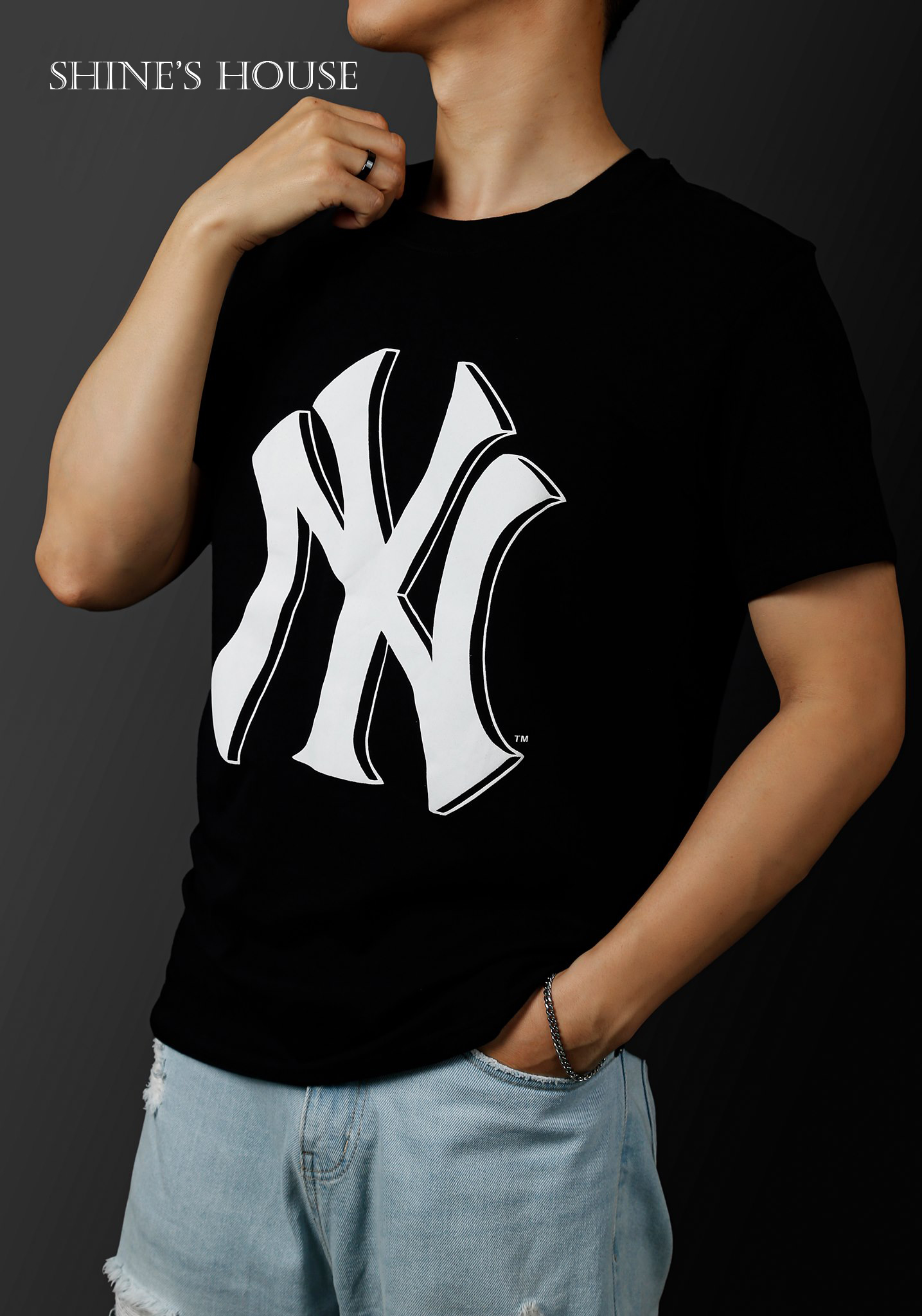 Áo thun cotton nam nữ - unisex mickey