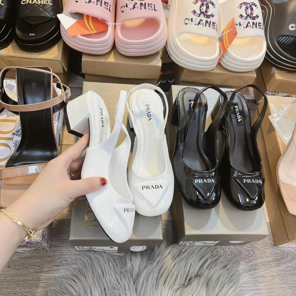 Sandal da bóng mũi vuông khuy tam giác nổi gót trụ thấp - 3P