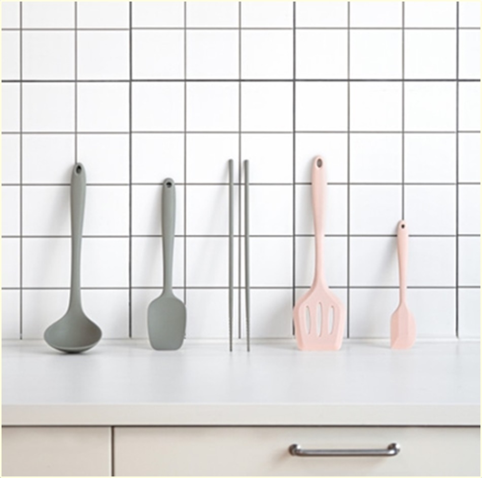 Bộ 5 dụng cụ nấu ăn bằng silicon dụng cụ nấu ăn chống dính phụ kiện nhà bếp chịu nhiệt dụng cụ nhà bếp cho bé ăn bằng silicon cao cấp từ hàn quốc