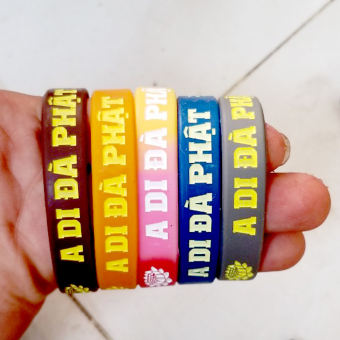 Vòng tay cao su chữ A Di Đà Phật