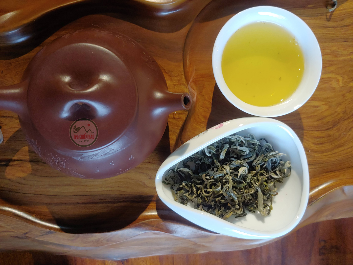 300g Trà shan tuyết búp mầm thượng hạng. Trà ngon nhất từ trà shan tuyết cổ thụ 300 năm tuổi. Trà Chiến Hảo