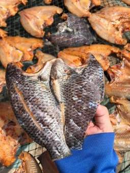 KHÔ CÁ RÔ PHI THIÊN NHIÊN- khô cá rô phi chiên giòn chấm với nước mắm me thơm ngon