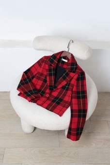 áo dạ cổ 2 ve dáng ngắn GBT011 VIENNE TRAN V65W21T070