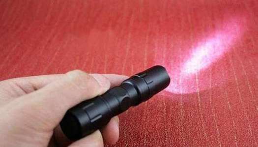 ĐÈN PIN MINI CHỐNG NƯỚC(ĐEN)