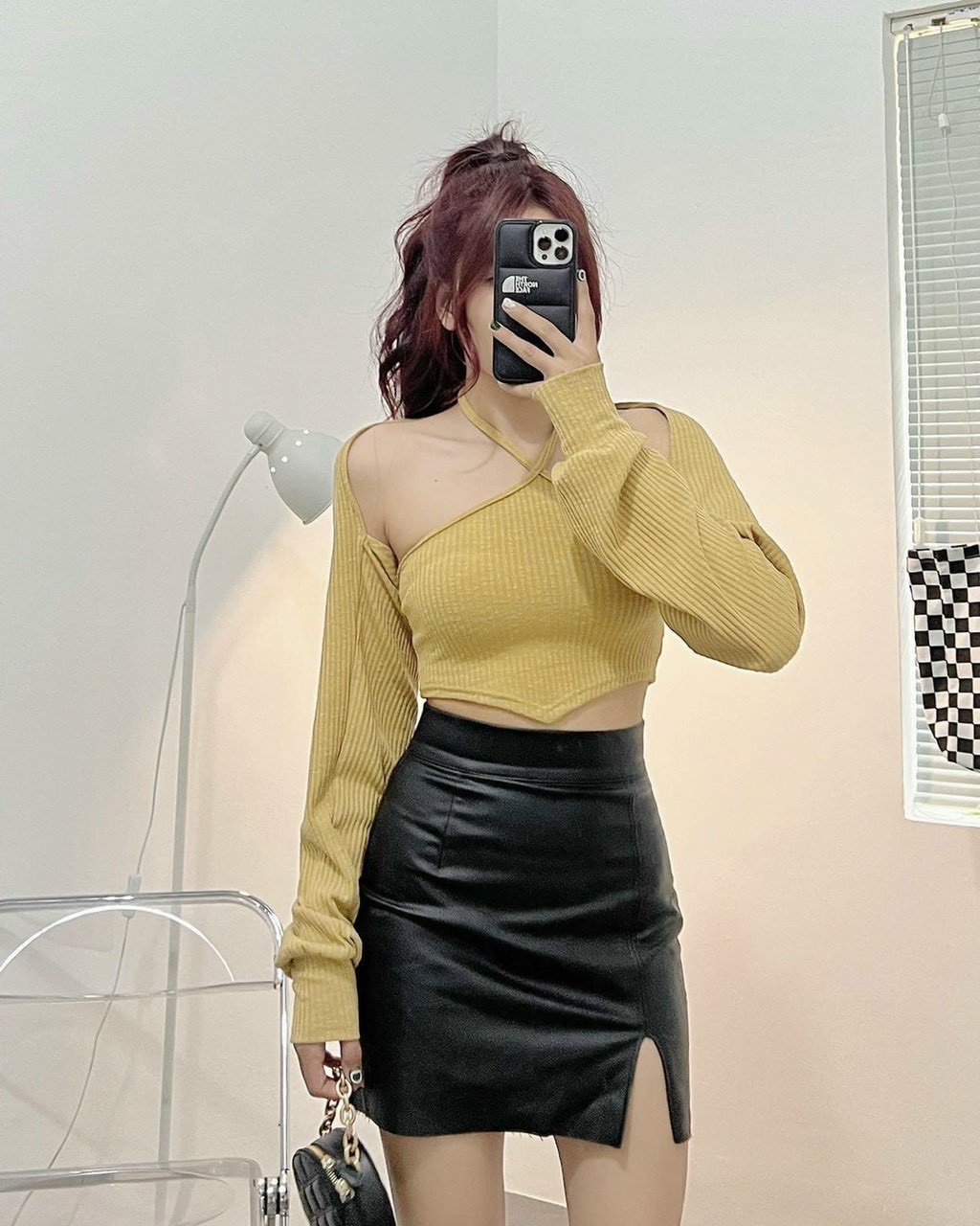 SÉT ÁO KIỂU CẶP GỒM ÁO KHOÁC CROPTOP TAY DÀI CÁCH ĐIỆU + ÁO YẾM VẠT NHỌN XỊN SÒ
