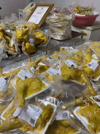 Gà ủ muối 1 con