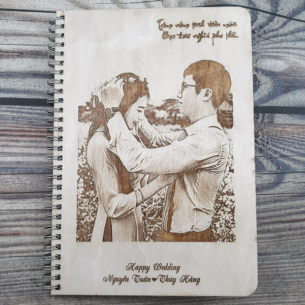 Sổ tay bìa gỗ khắc họa tiết - sổ tay bìa gỗ khắc hình độc đáo - sổ tay khắc hình khắc theo yêu cầu dành làm qùa lưu niệm