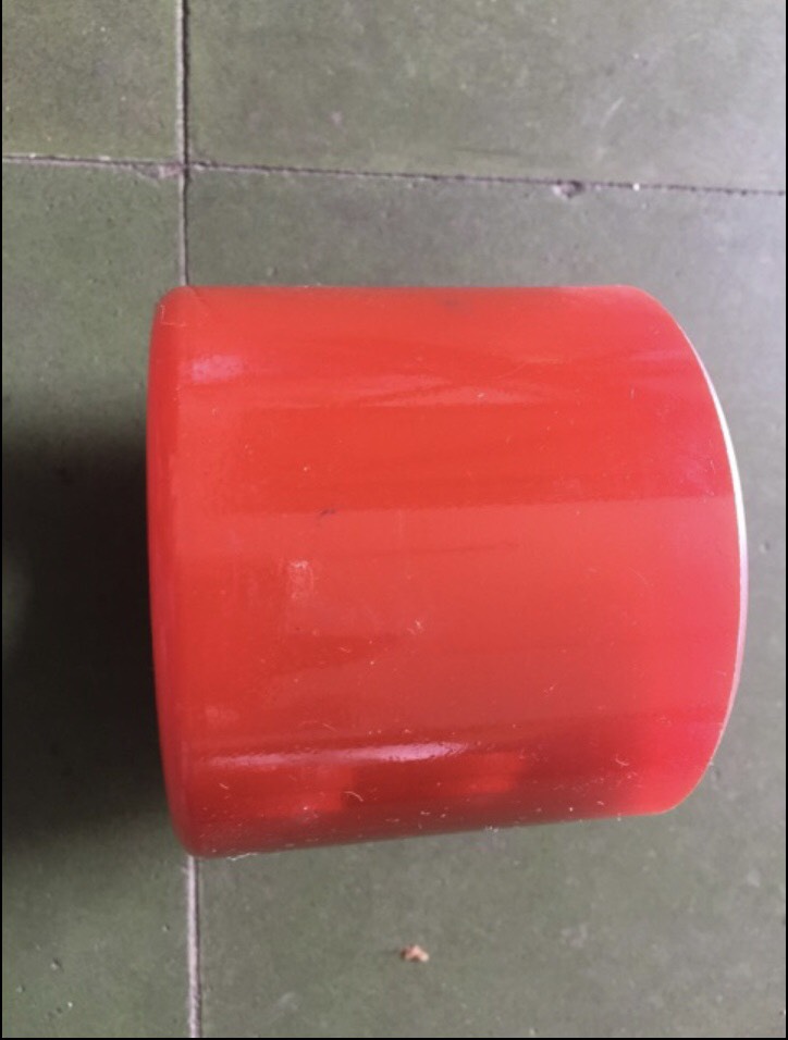 Bánh xe nâng tay pu 80x90 lõi gang đúc + chất liệu bánh xe bằng PU nên sử dụng bền và chắc chắn