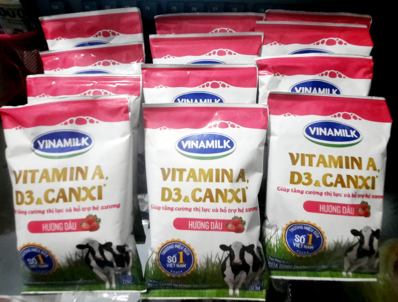 Sữa tươi tiệt trùng vinamilk dâu 220ml