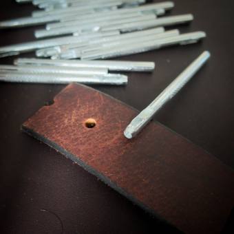 Đinh Đục Lỗ Thắt Lưng Thép không gỉ size 4.0mm