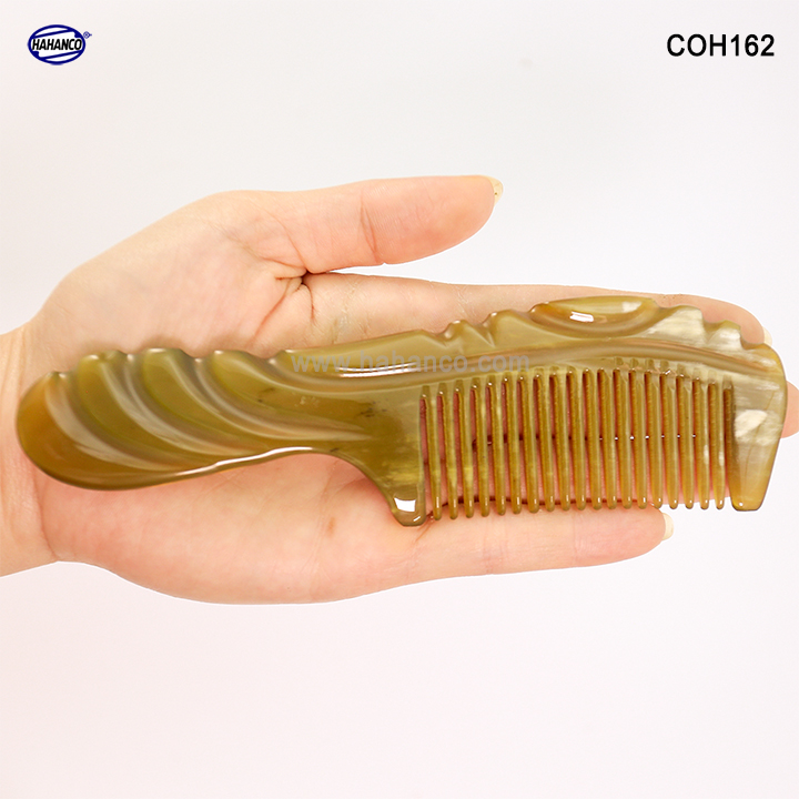 Lược sừng xuất nhật có thể bỏ túi - horn comb of hahanco - có lợi cho sức khỏe